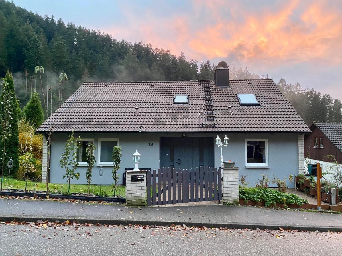 Ferienwohnung Zur Bierliebe - Mit Toller Aussicht Im Herzen Des Schwarzwaldes Hornberg Esterno foto
